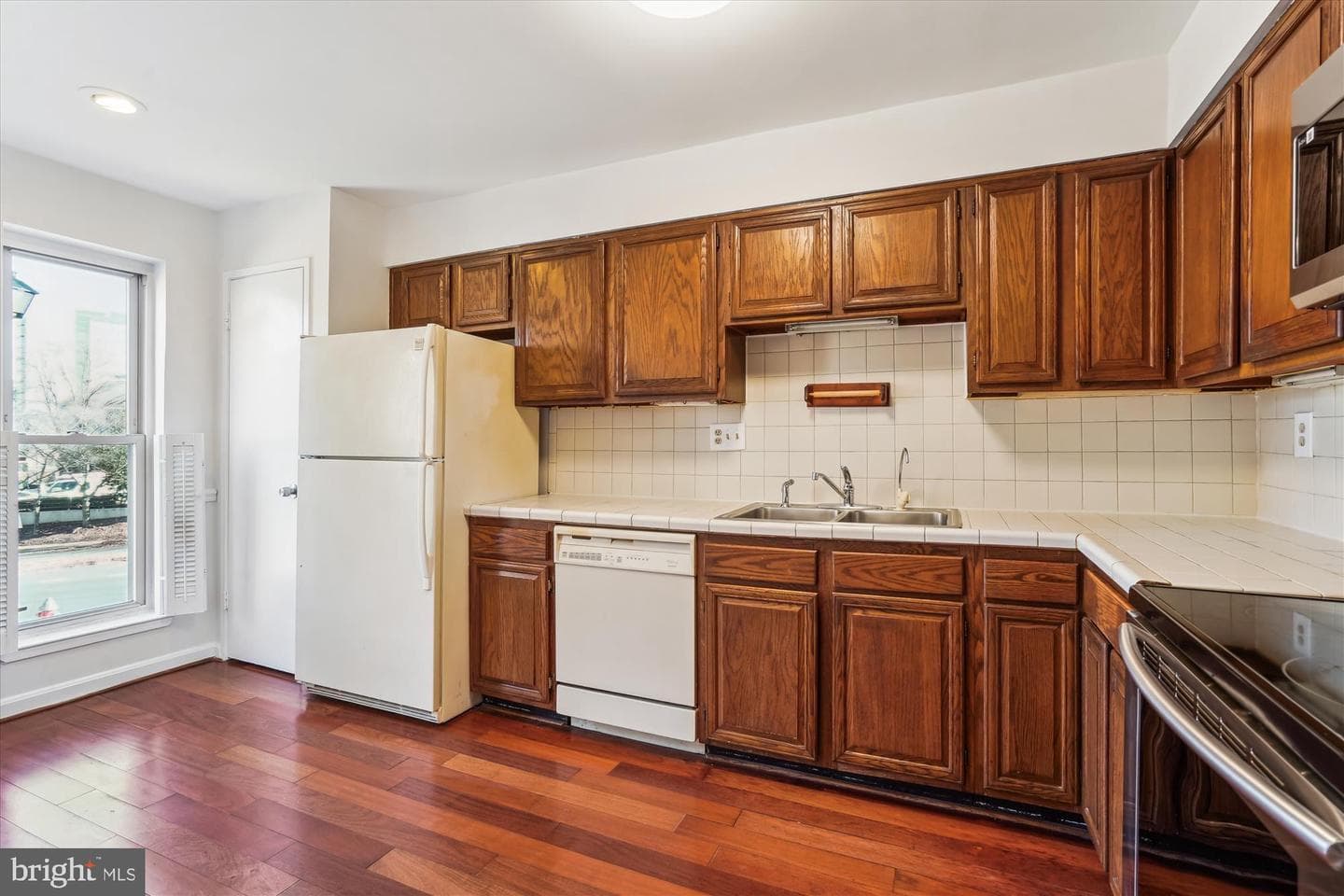1741 Cy Court photo 8