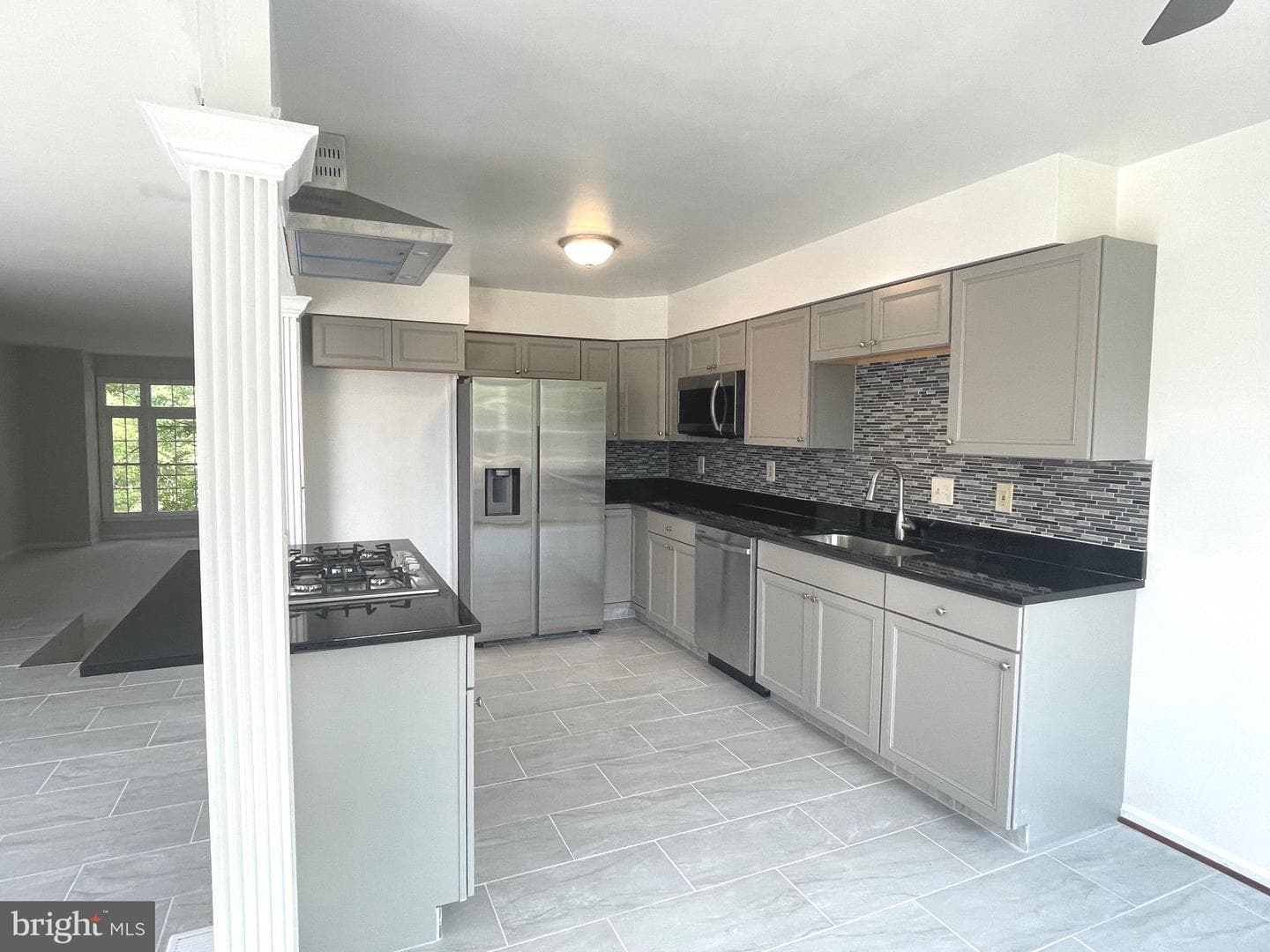 5144 Woodford Drive photo 6