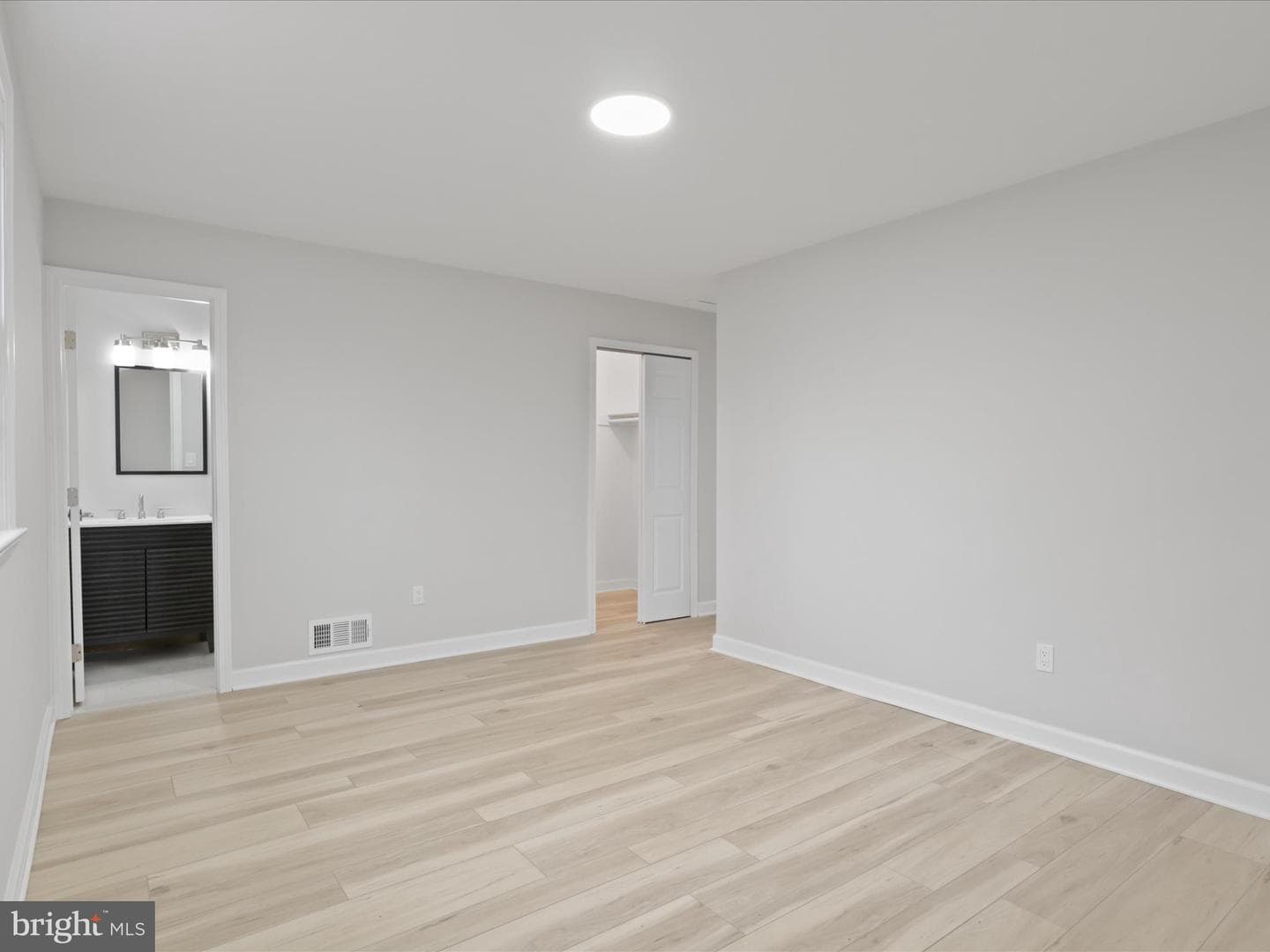 6815 Maplecrest Drive photo 19