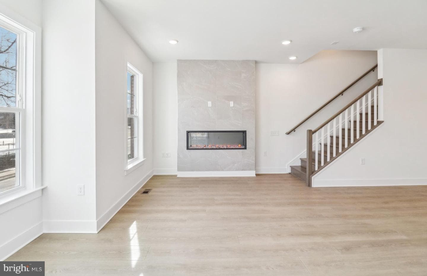 3926 Oak Street photo 10