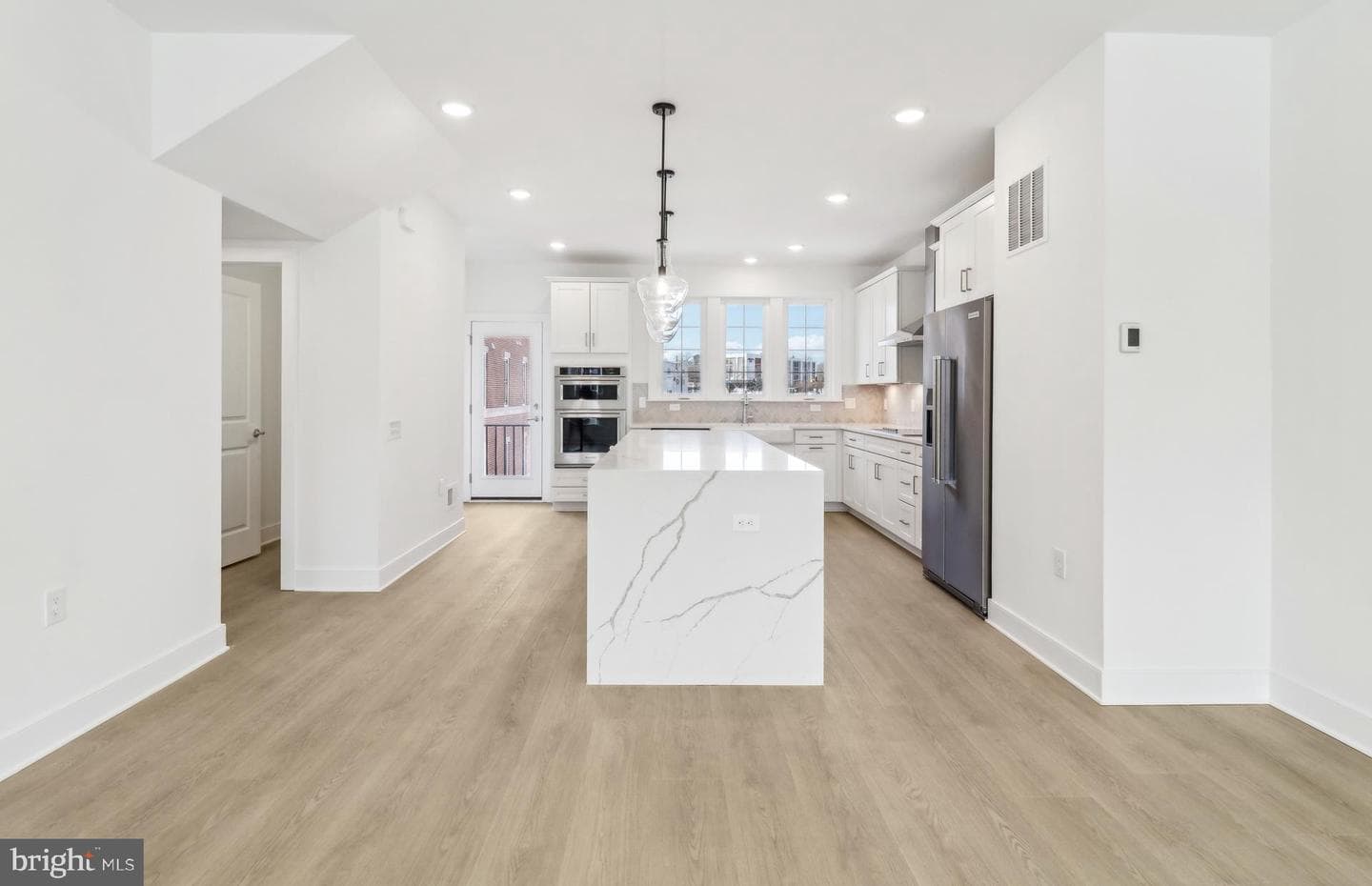 3926 Oak Street photo 14