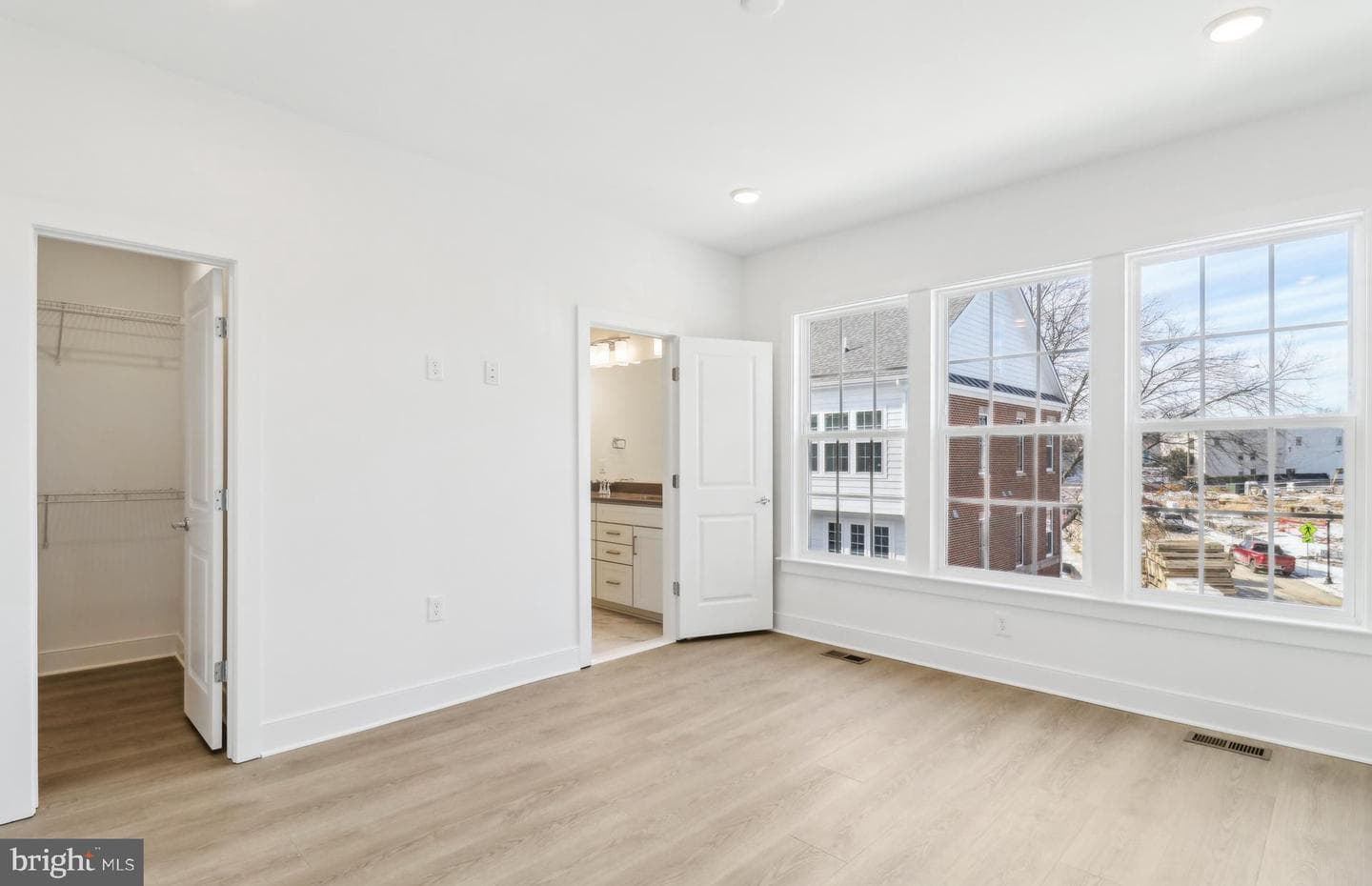 3926 Oak Street photo 19