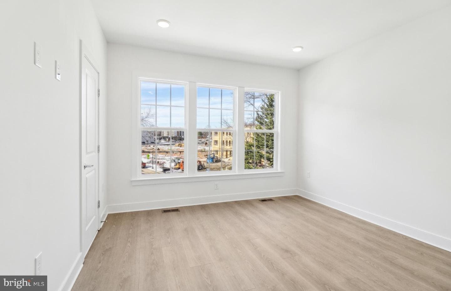 3926 Oak Street photo 20