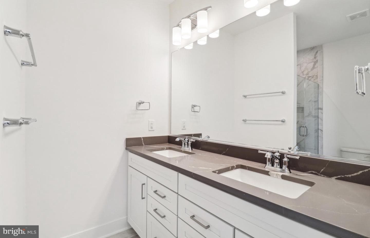 3926 Oak Street photo 22