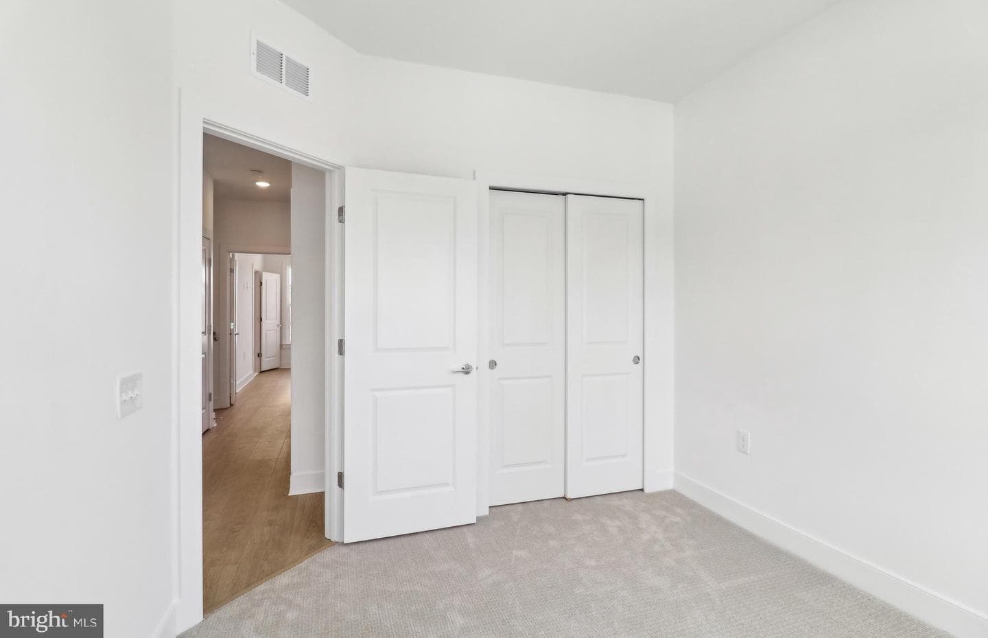 3926 Oak Street photo 25