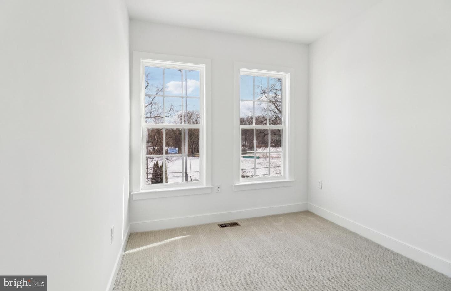 3926 Oak Street photo 27