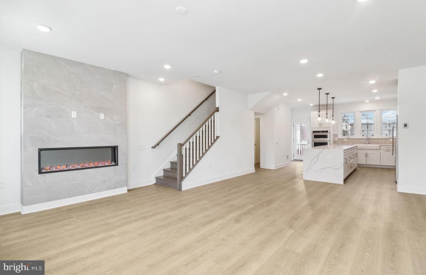 3926 Oak Street photo 6