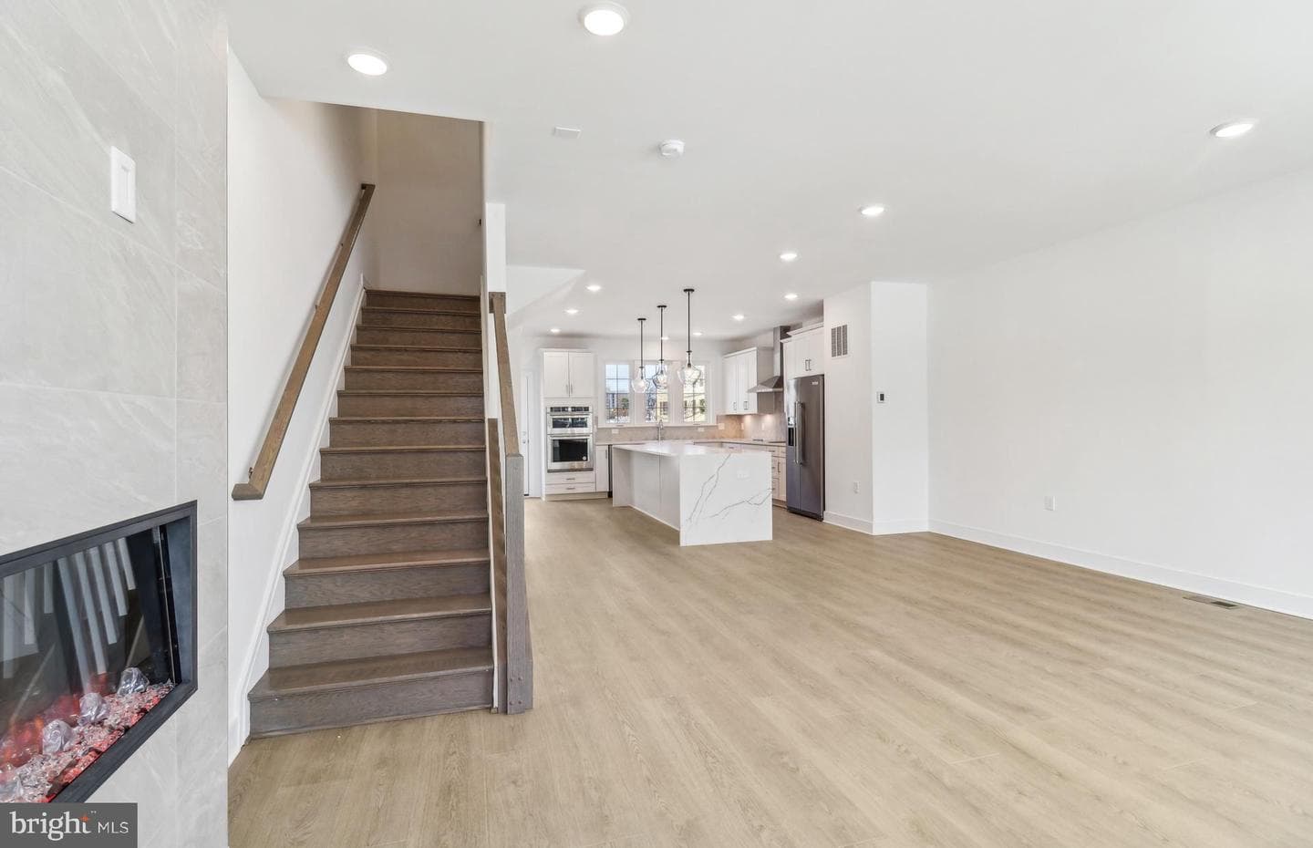 3926 Oak Street photo 8