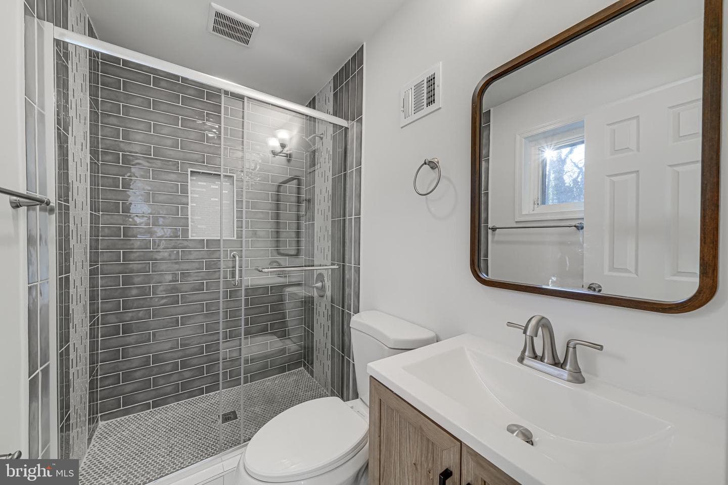 8709 Millbrook Place photo 17