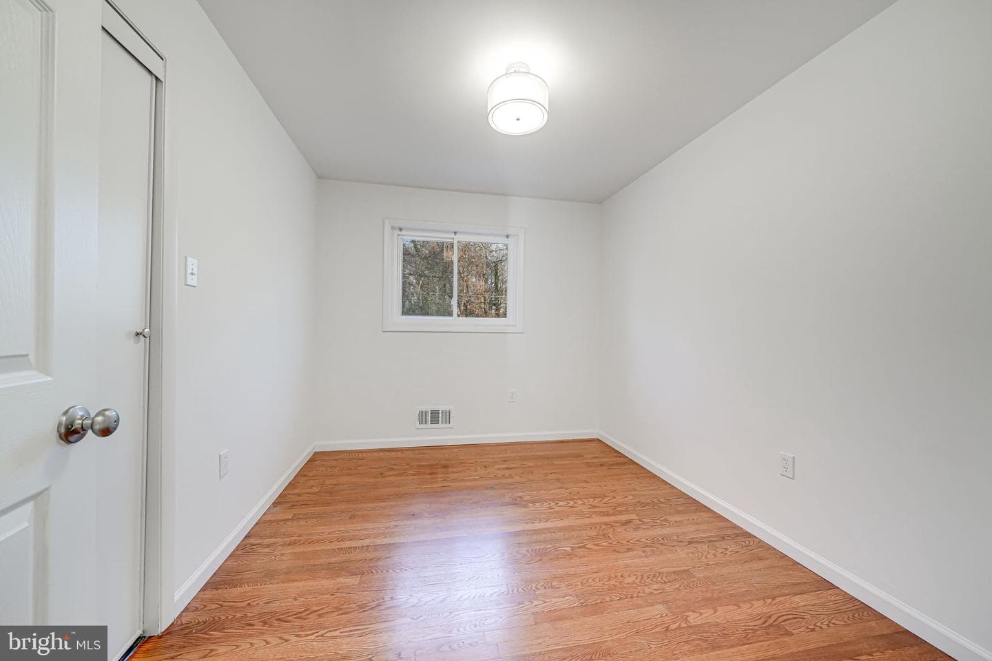 8709 Millbrook Place photo 21
