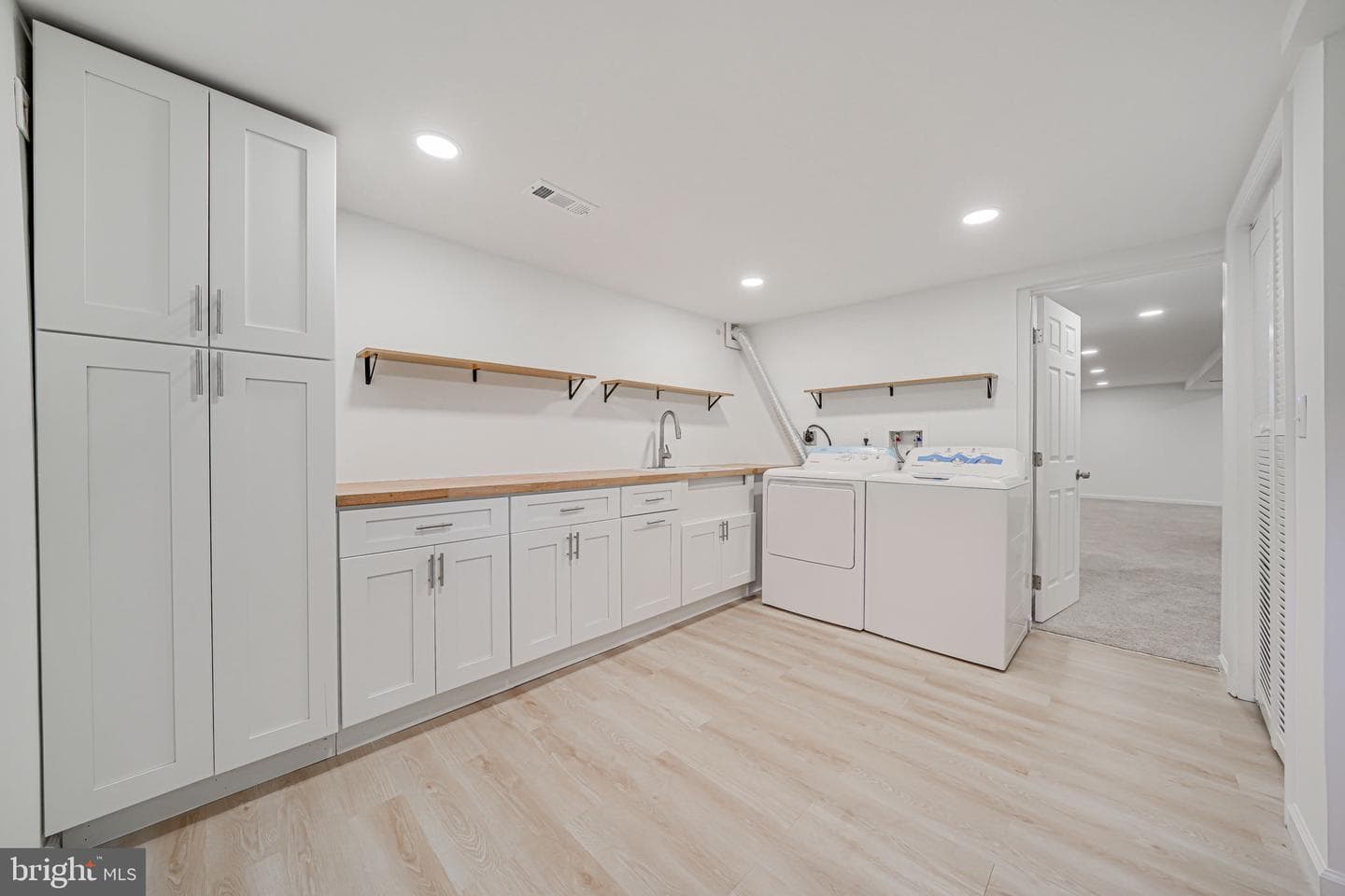 8709 Millbrook Place photo 33