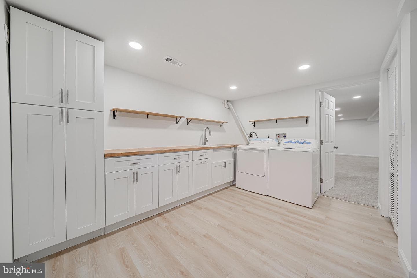 8709 Millbrook Place photo 34