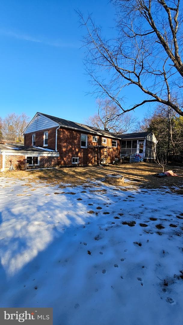3161 Patrick Henry Drive photo 2