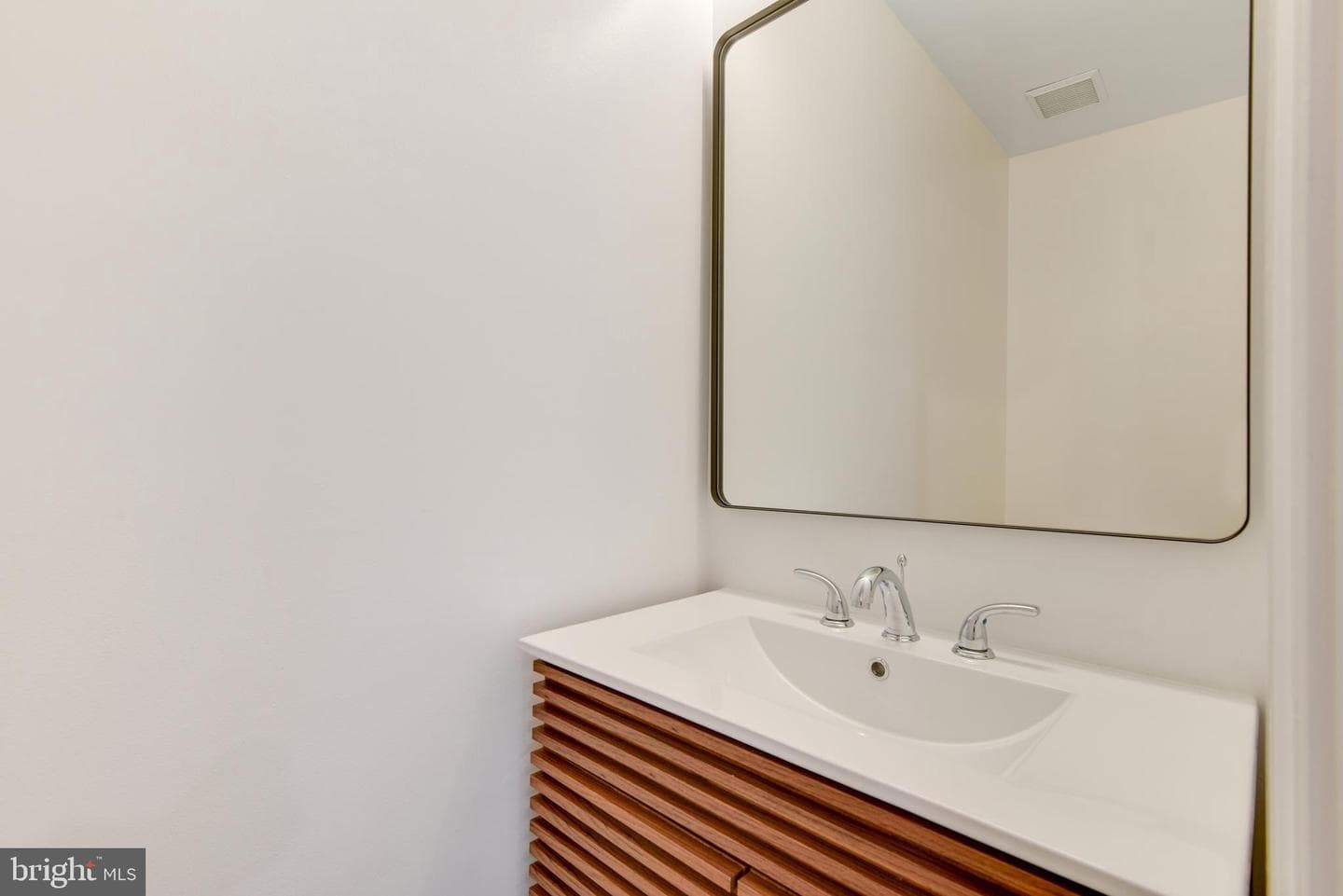 6004 Rockton Court photo 11
