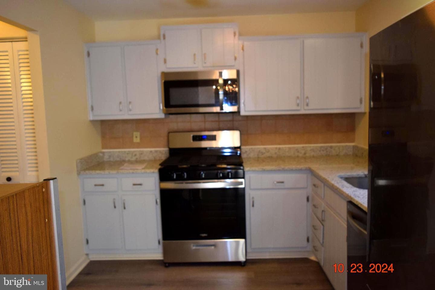 14857 Leicester Court photo 32