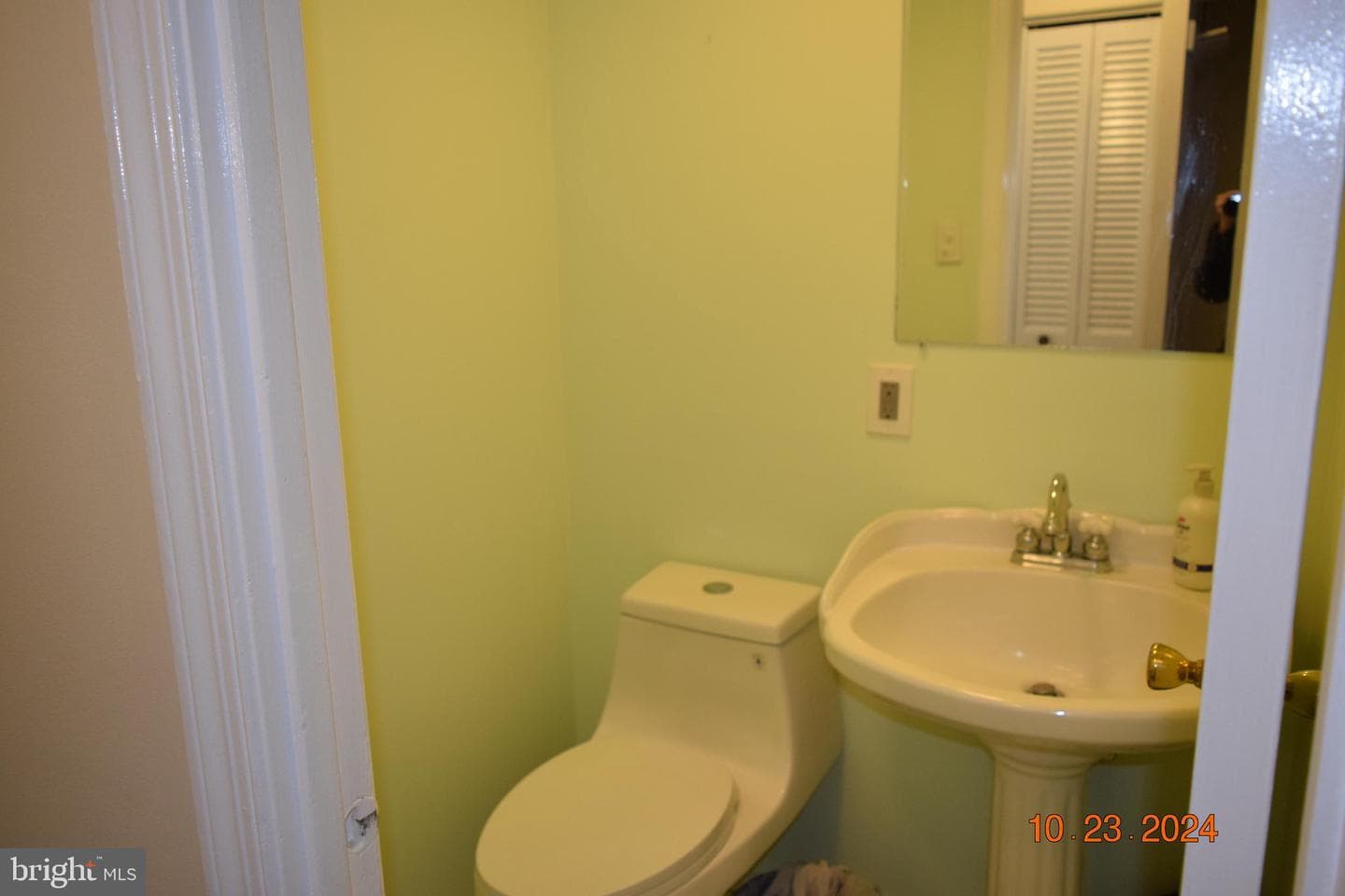 14857 Leicester Court photo 36