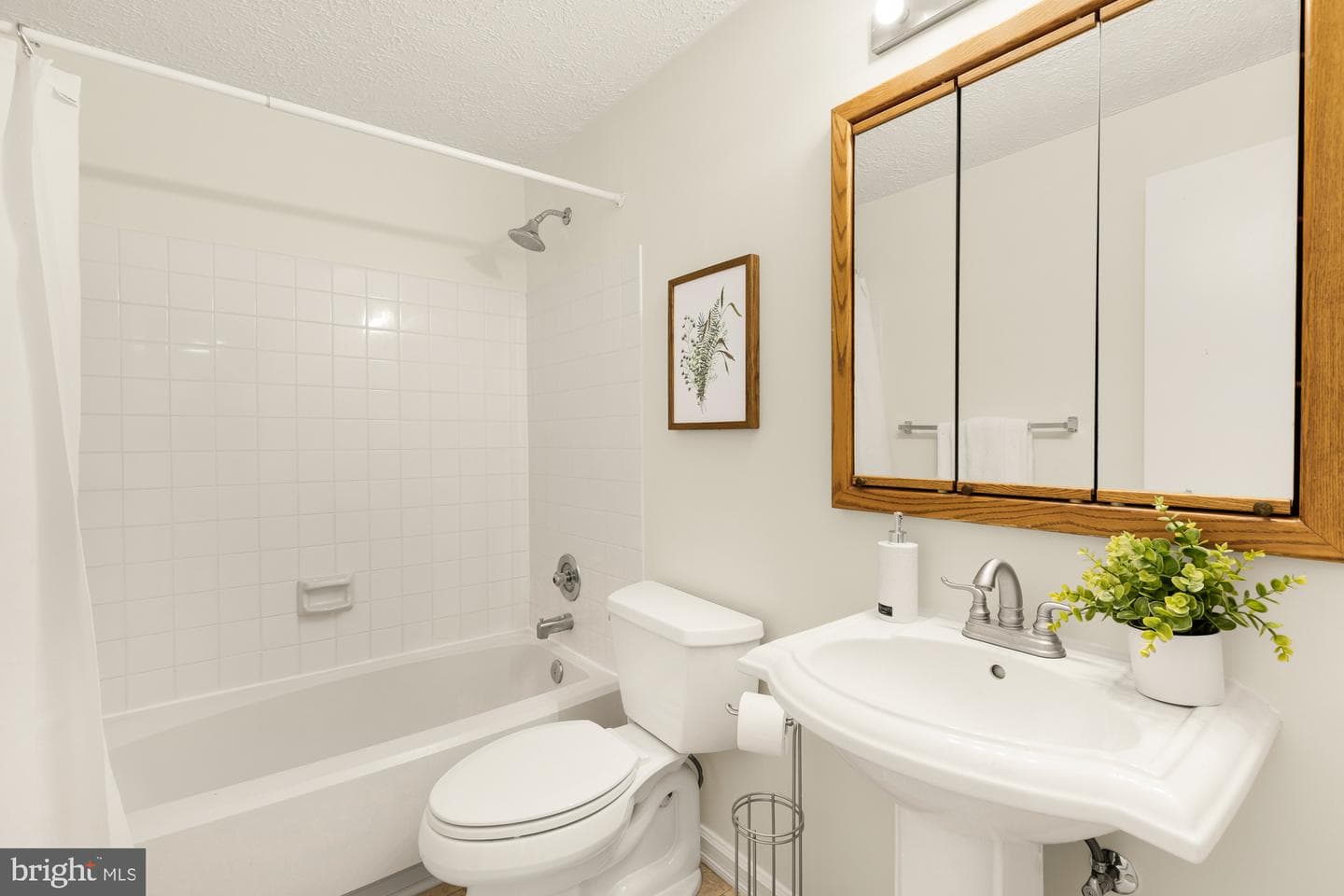 5704 Independence Circle photo 10