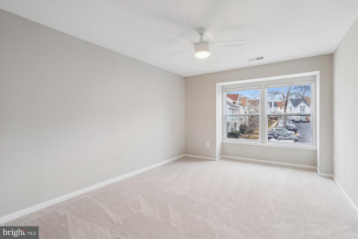 5492 Stavendish Street photo 18