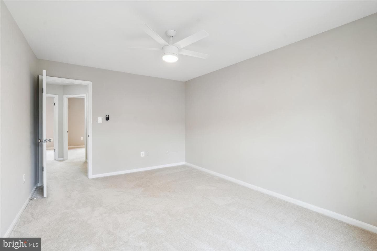 5492 Stavendish Street photo 19