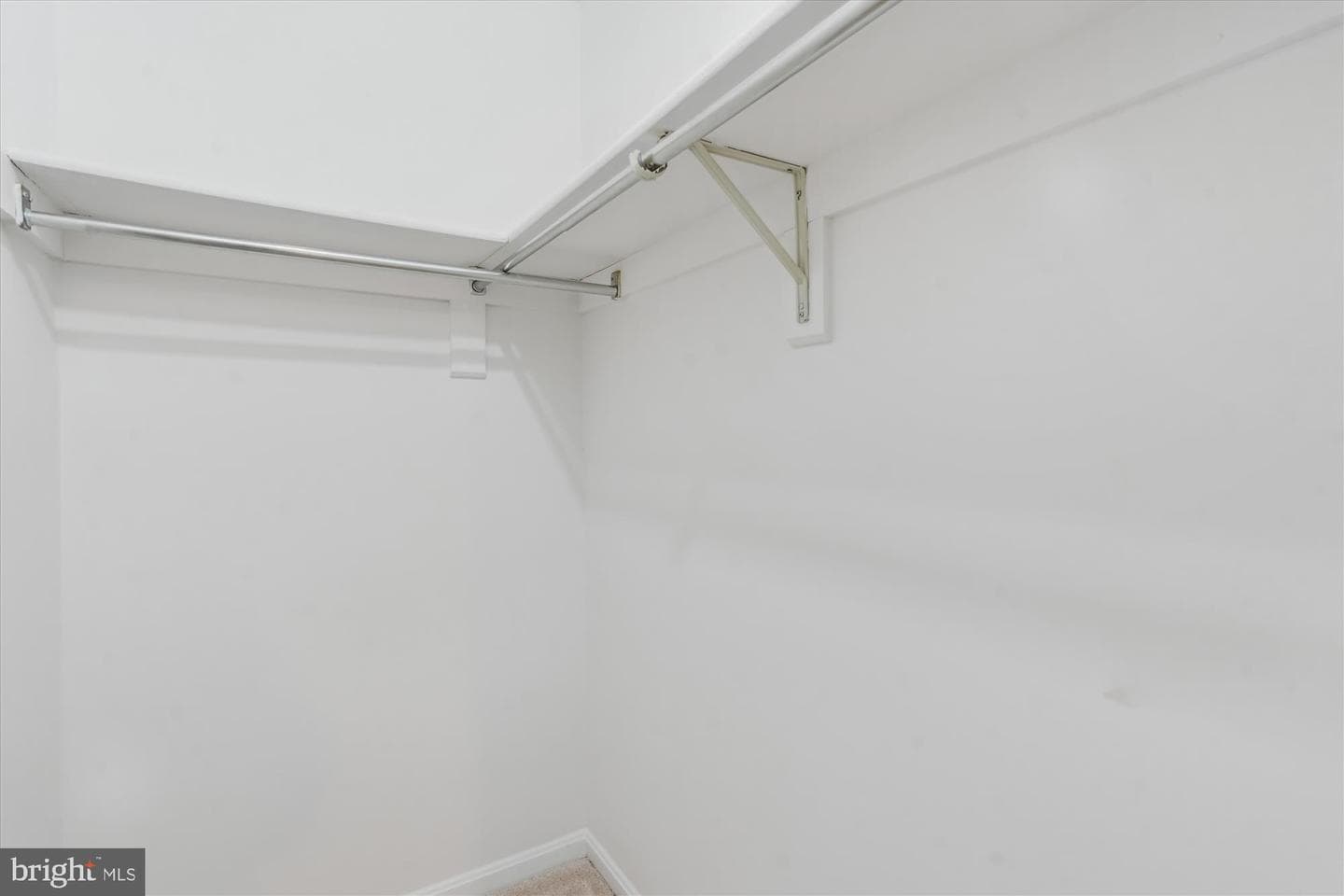 5492 Stavendish Street photo 22