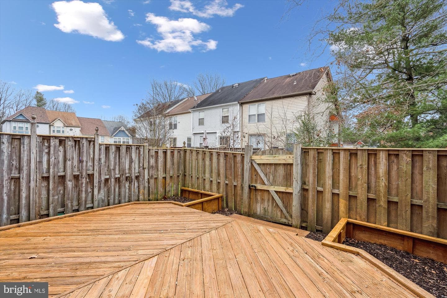 5492 Stavendish Street photo 5