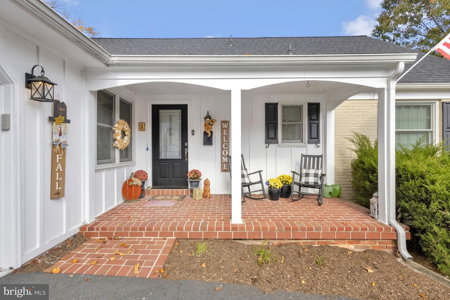 3712 Camelot Drive photo 2