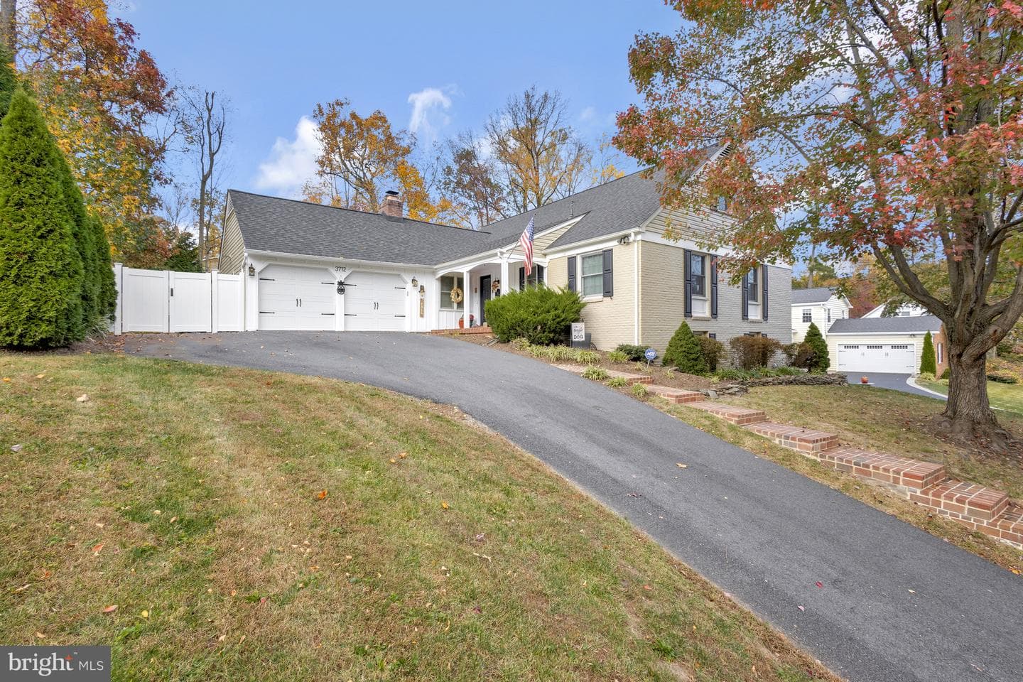 3712 Camelot Drive photo 4