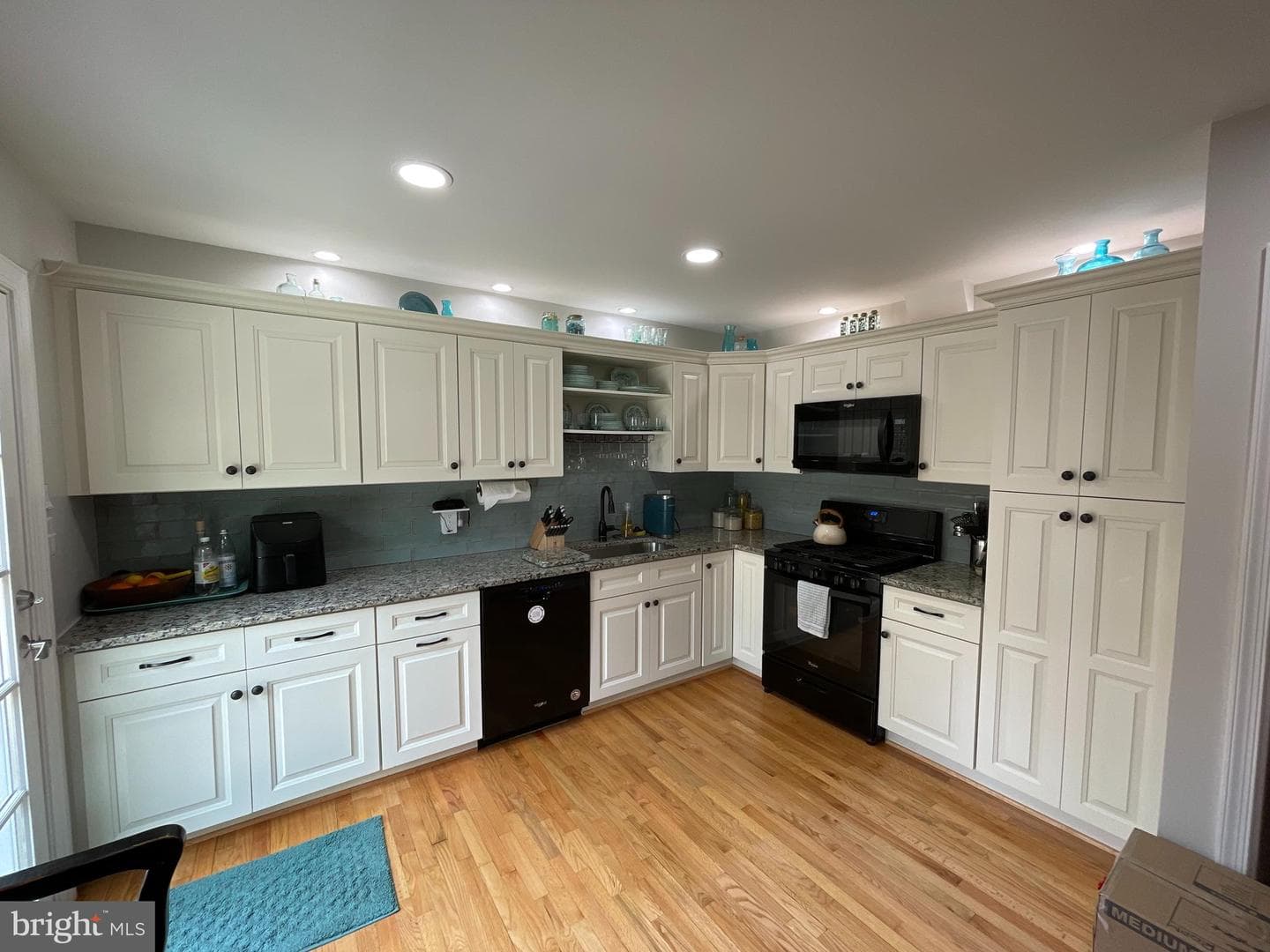 5934 Seabright Road photo 17