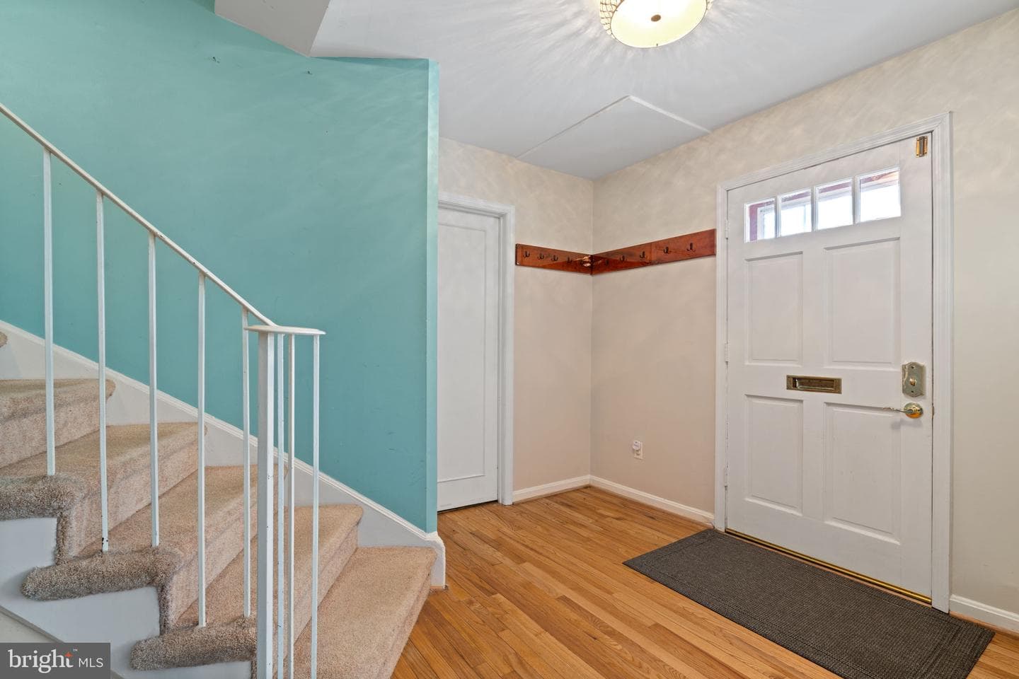 5934 Seabright Road photo 8