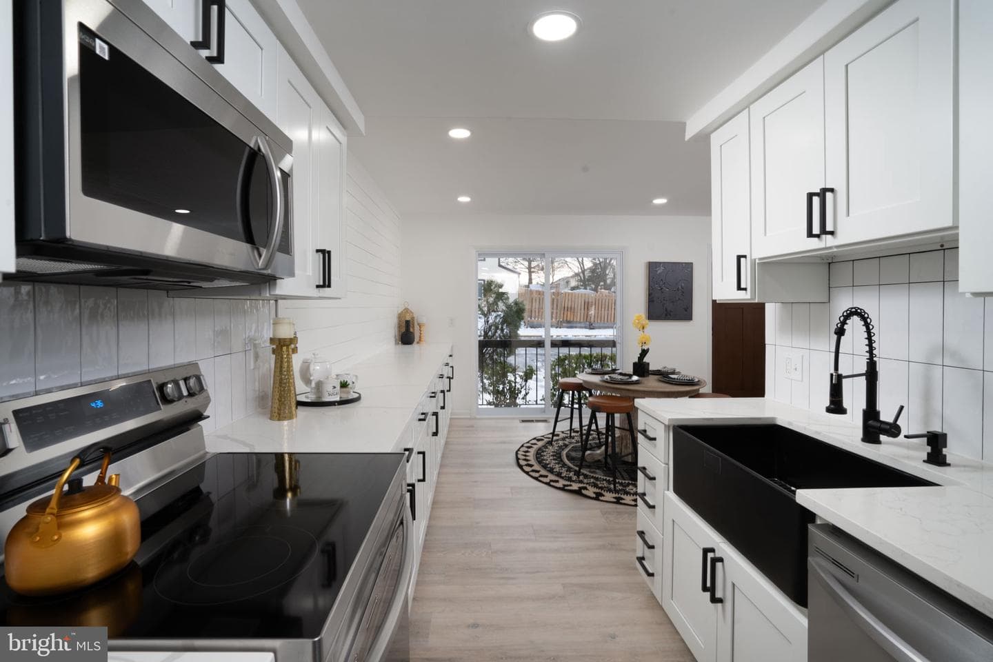1033 Kings Court photo 11