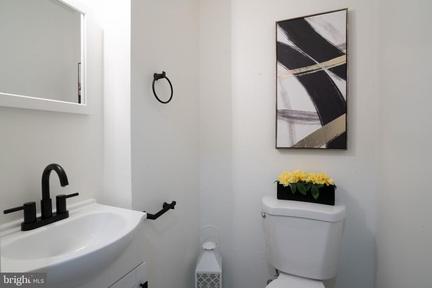 1033 Kings Court photo 13
