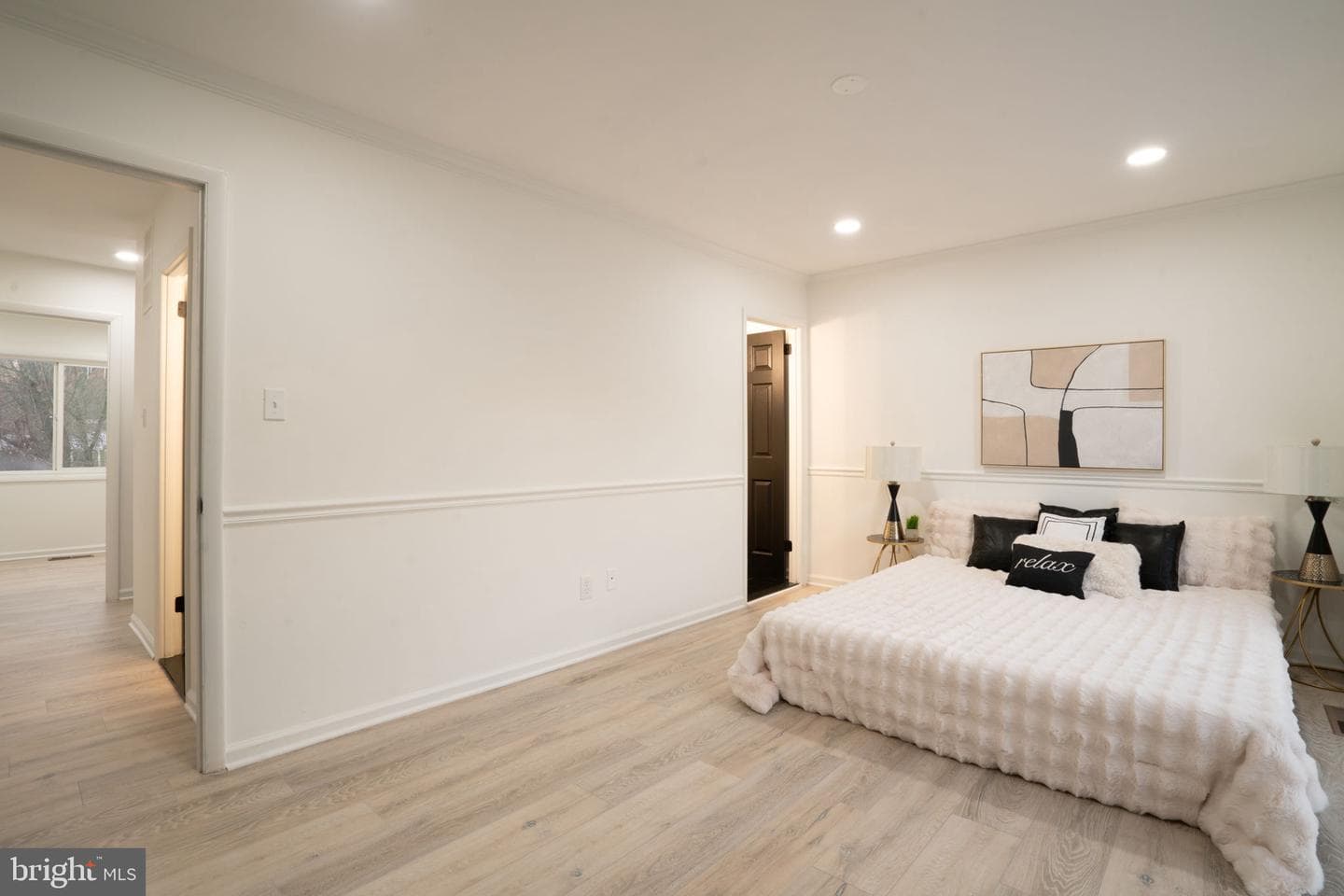 1033 Kings Court photo 14