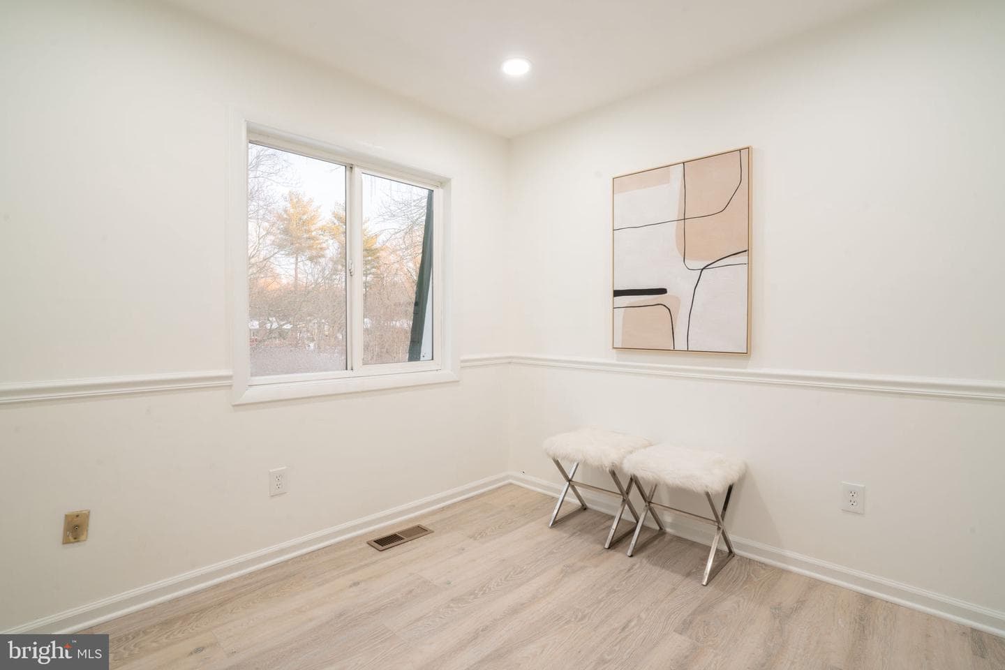1033 Kings Court photo 26