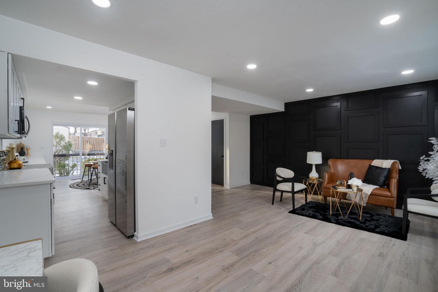 1033 Kings Court photo 8