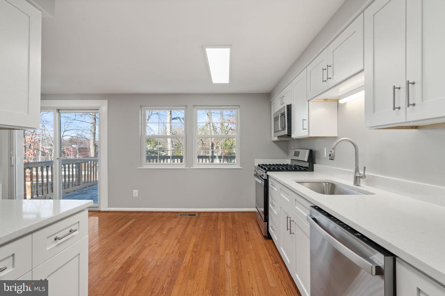 7020 Braddock Mews Place photo 13
