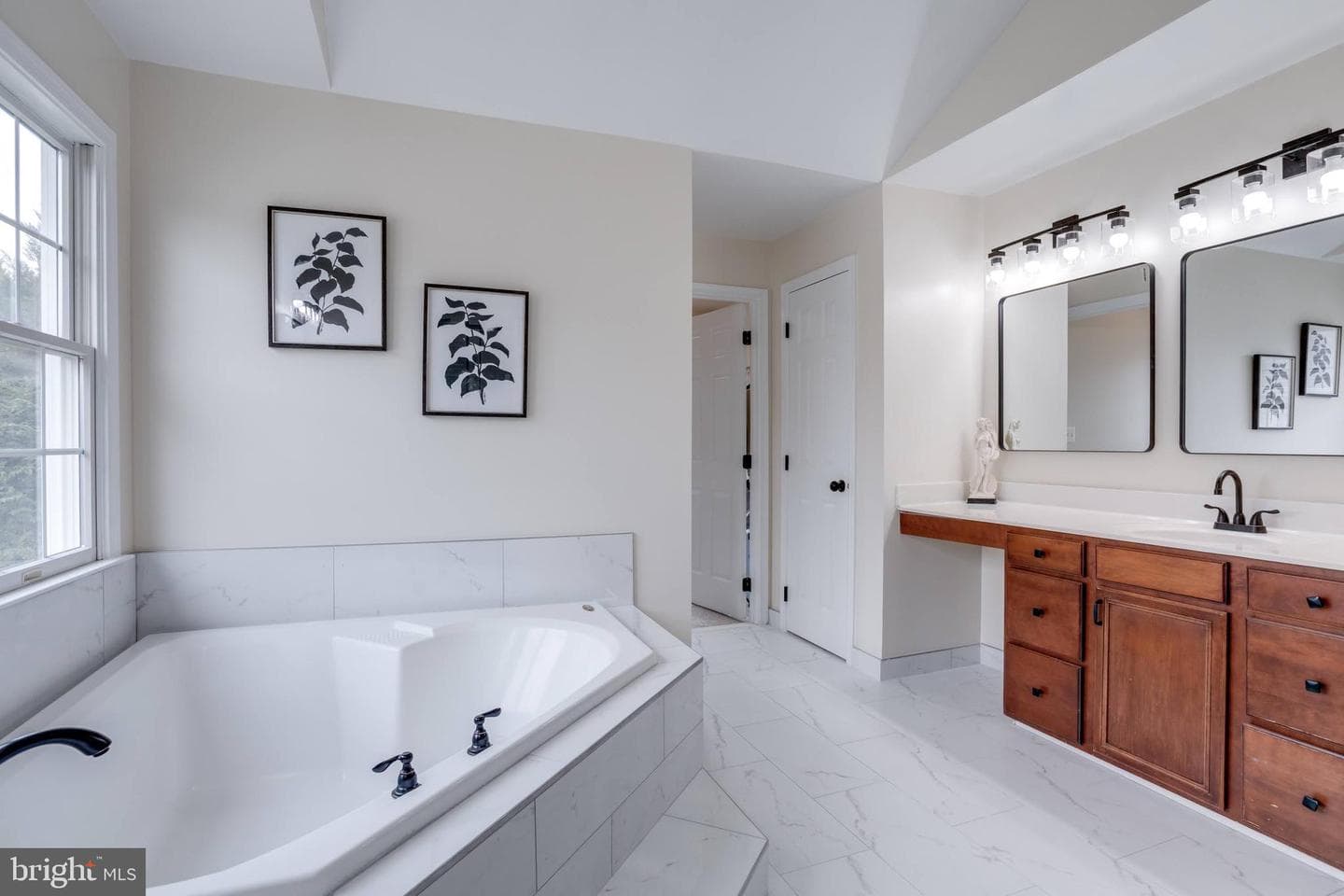5104 Grande Forest Court photo 12