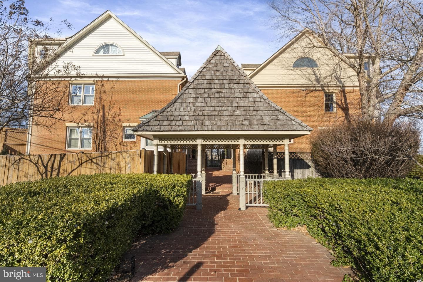 1537 Cedar Ave photo 5