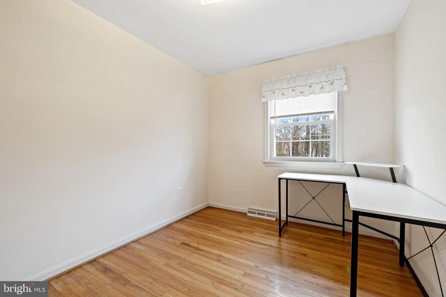 8116 Bard Street photo 17
