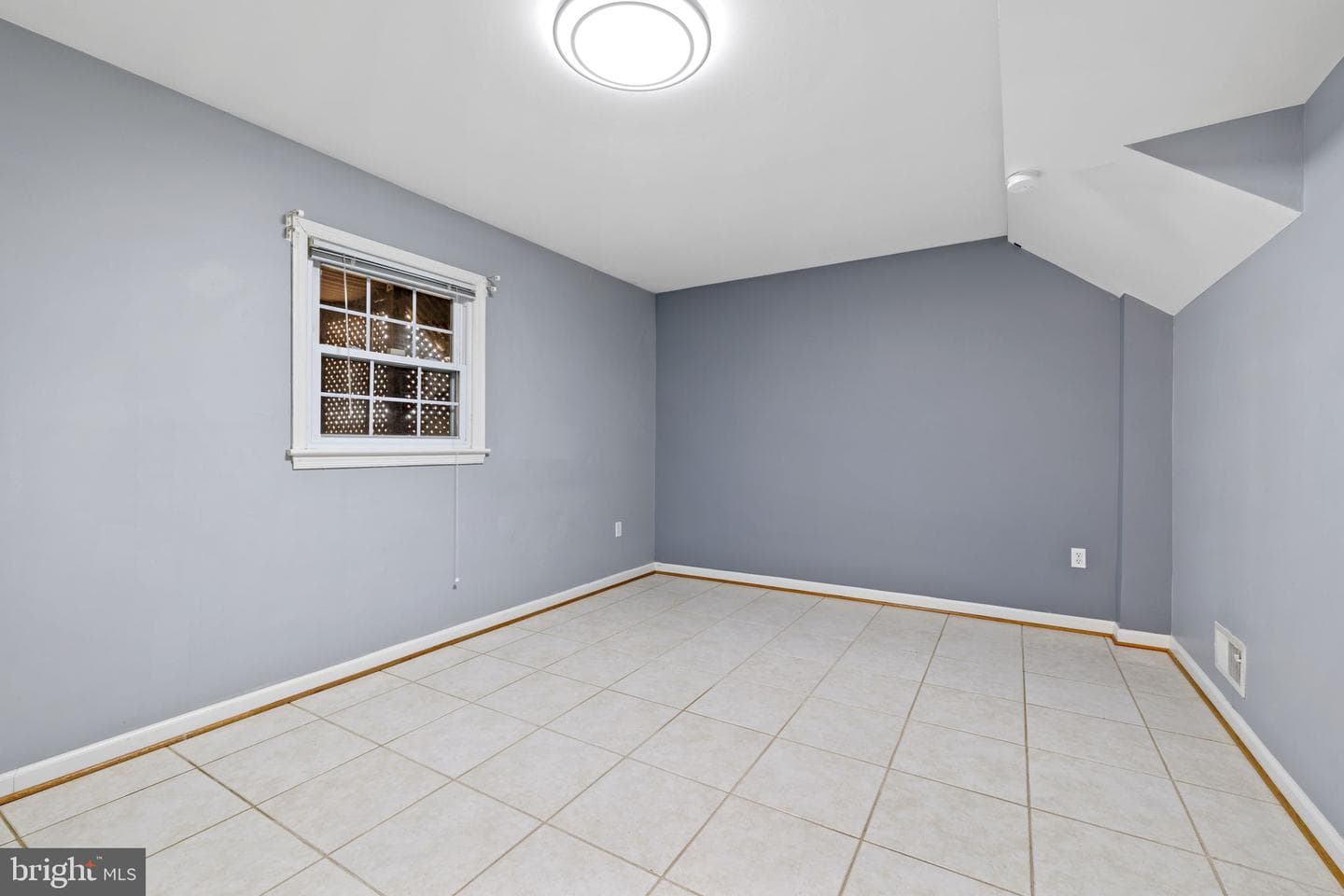 8116 Bard Street photo 24