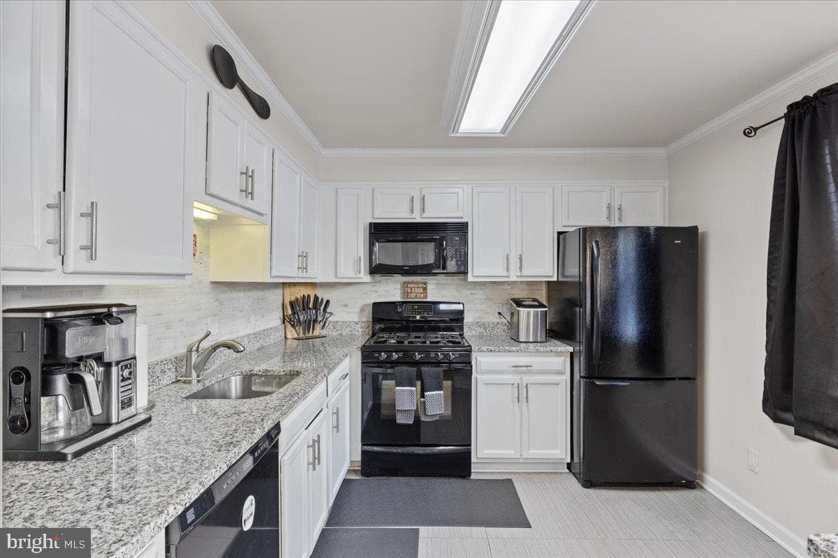 8246 Catbird Circle #101 photo 11
