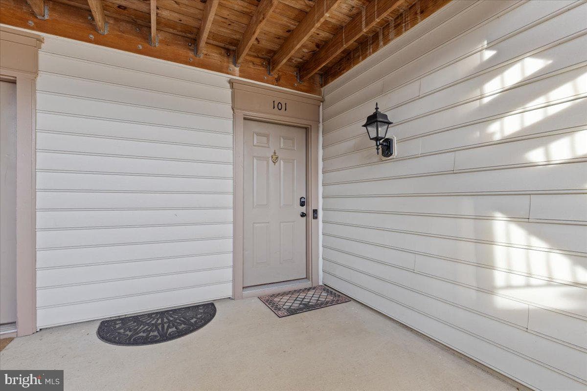8246 Catbird Circle #101 photo 2