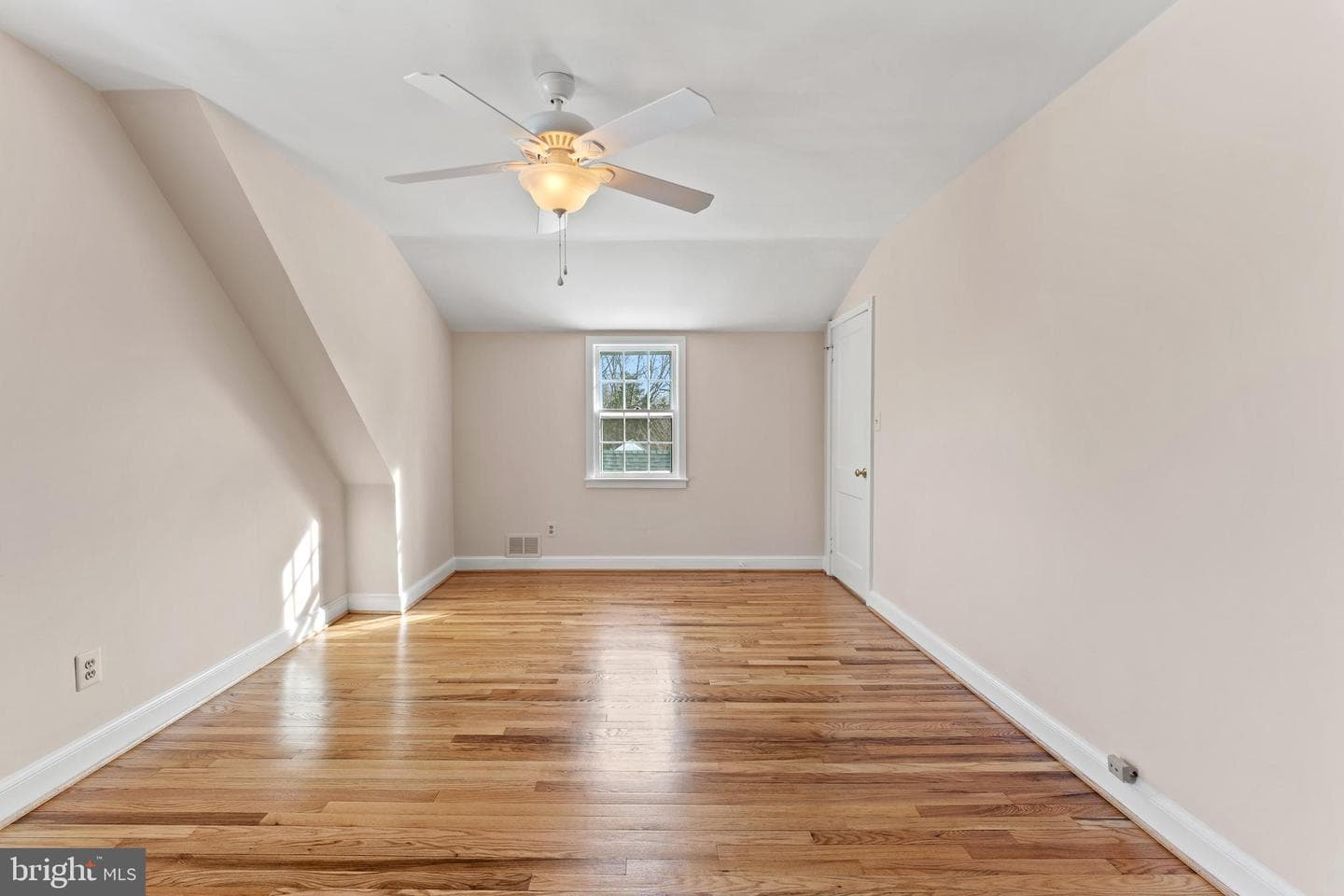 6419 Hillside Lane photo 15