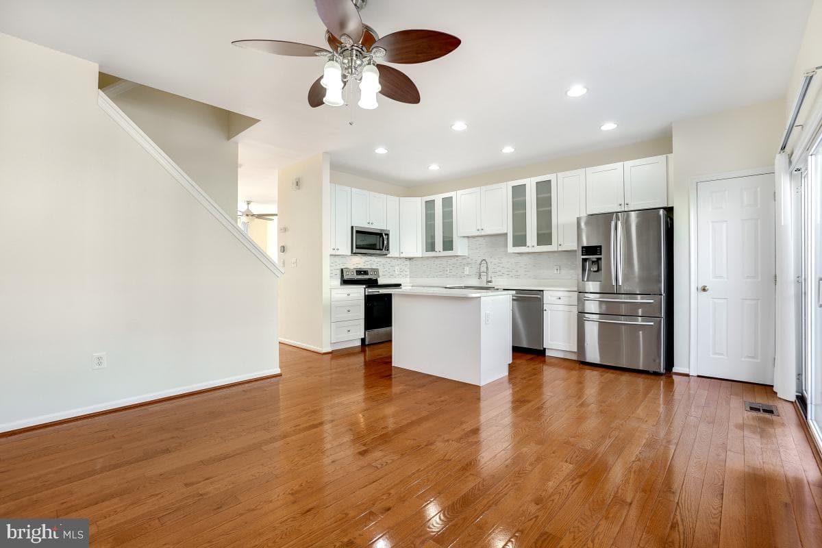 6081 Sara Marie Terrace photo 12