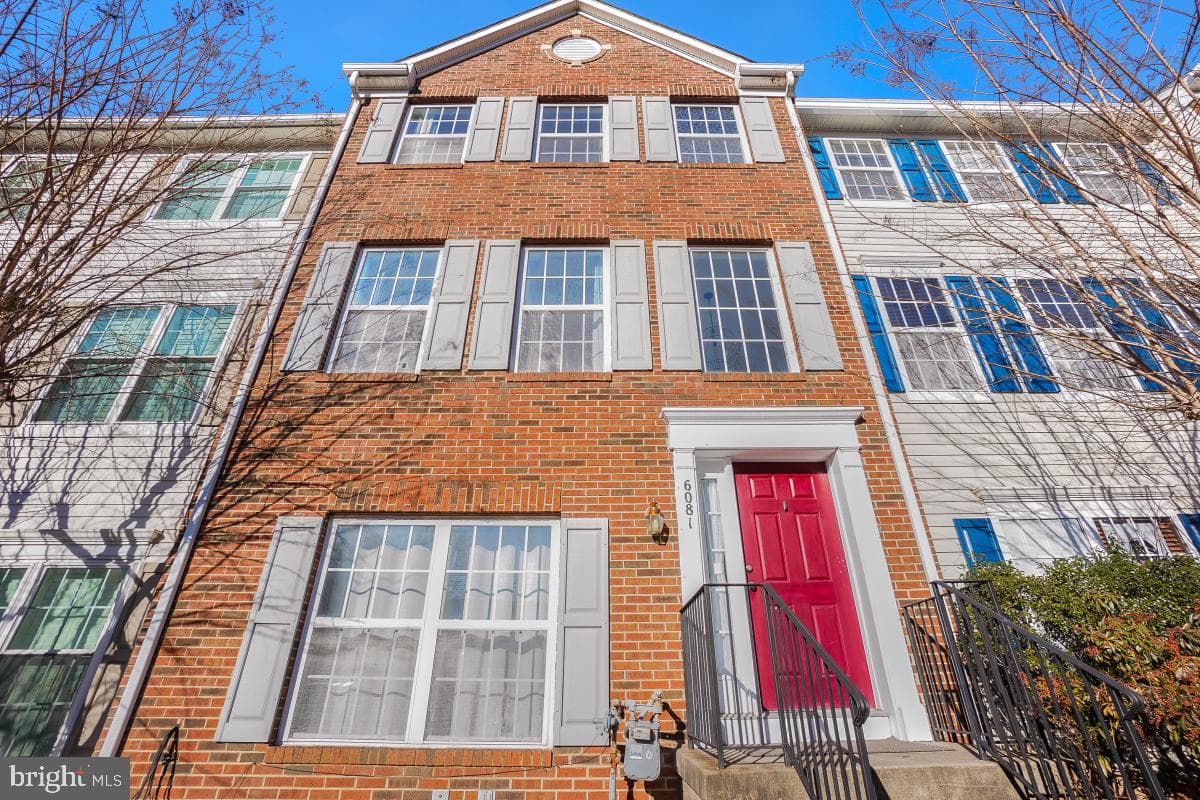 6081 Sara Marie Terrace photo 2