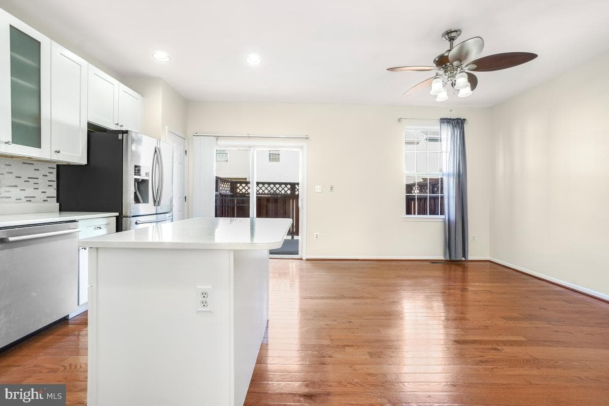 6081 Sara Marie Terrace photo 7