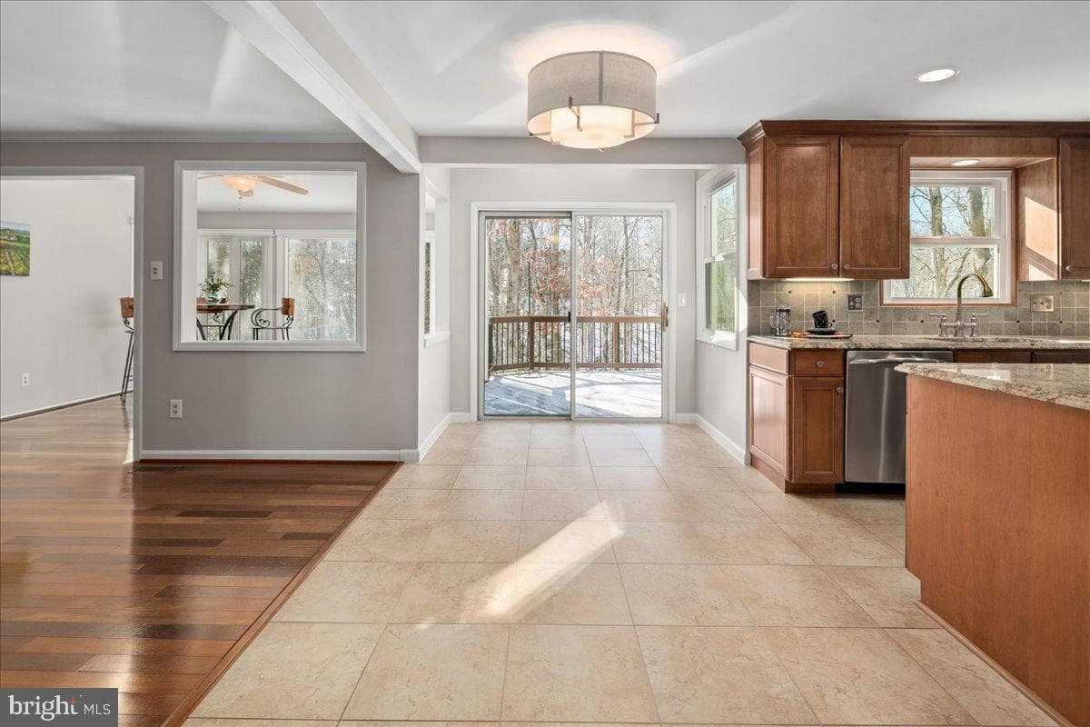 8218 Rushing Creek Drive photo 19