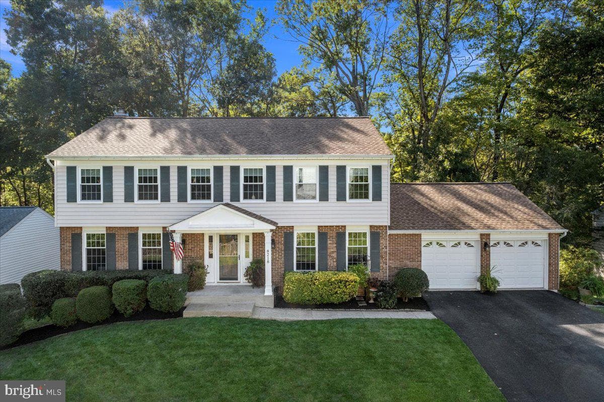8218 Rushing Creek Drive photo 2