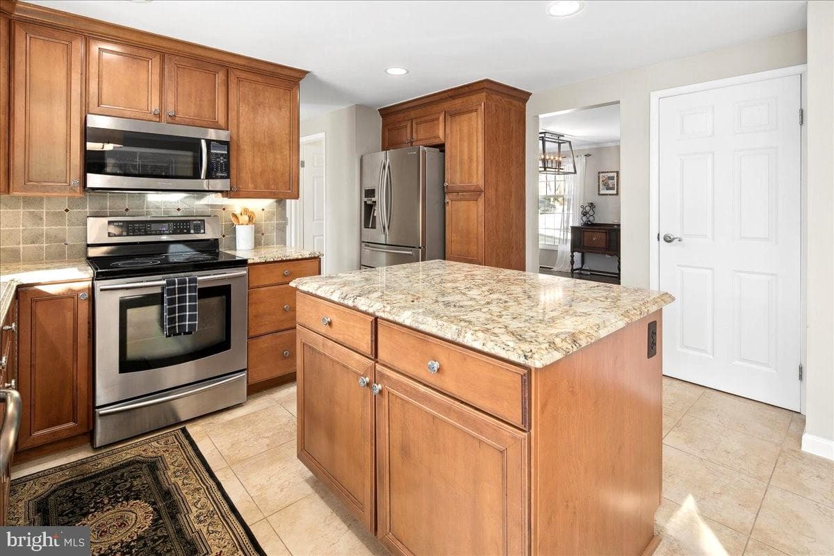 8218 Rushing Creek Drive photo 25