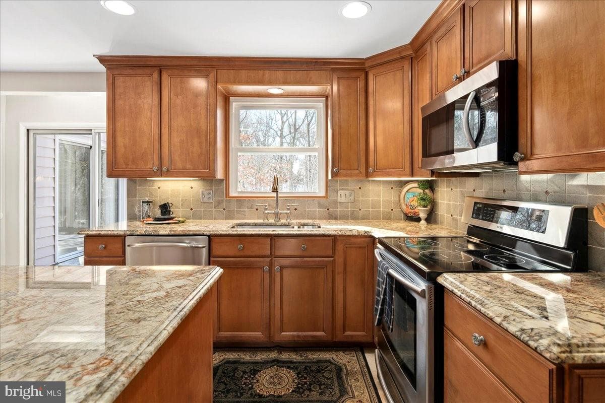8218 Rushing Creek Drive photo 26