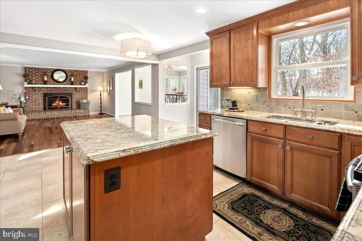 8218 Rushing Creek Drive photo 27